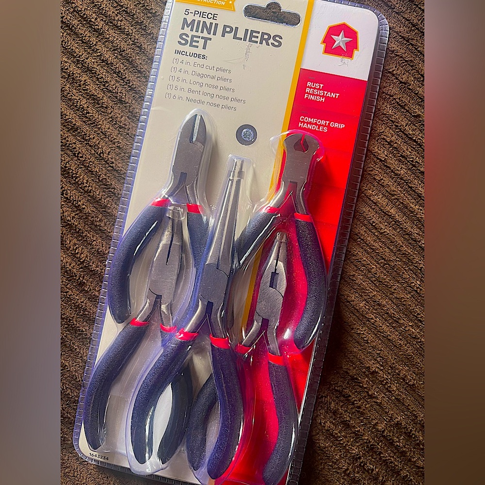 BRAND NEW! Never opened! Multiple pliar set! Came from TAC.